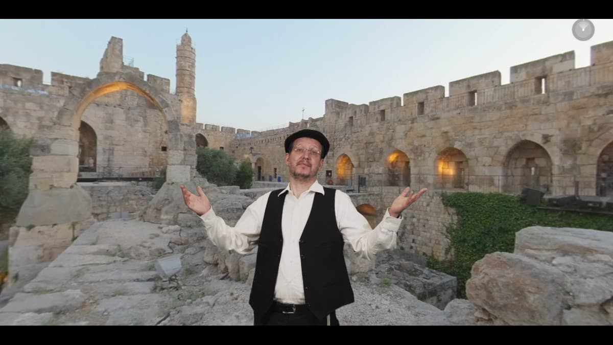 קהל חווה את מסע ירושלמי