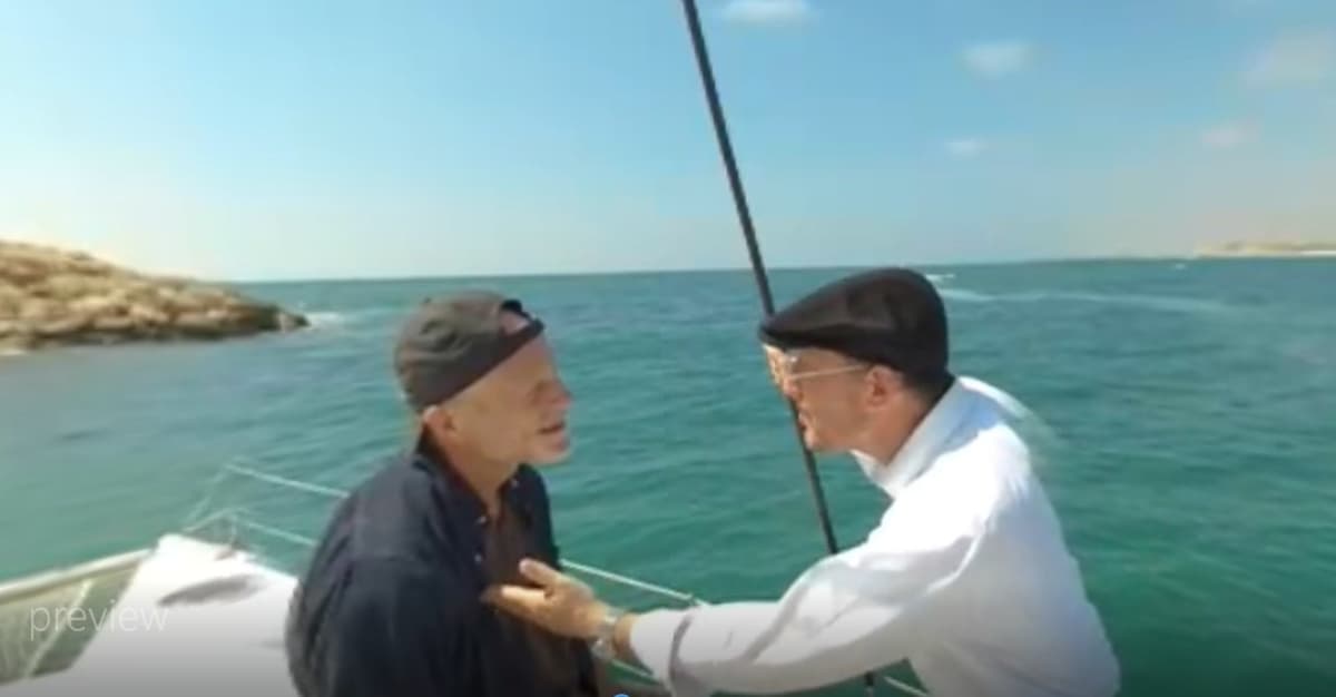 קהל חווה את השנה השביעית